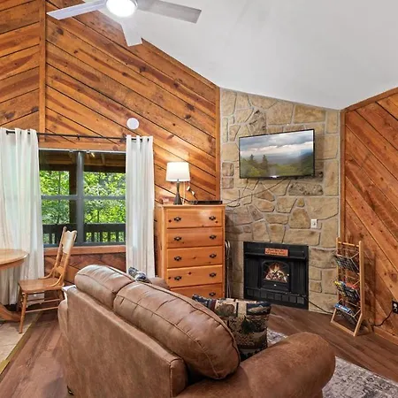 Villa Pet-Friendly Smoky Getaway With Hot Tub à Sevierville Extérieur photo