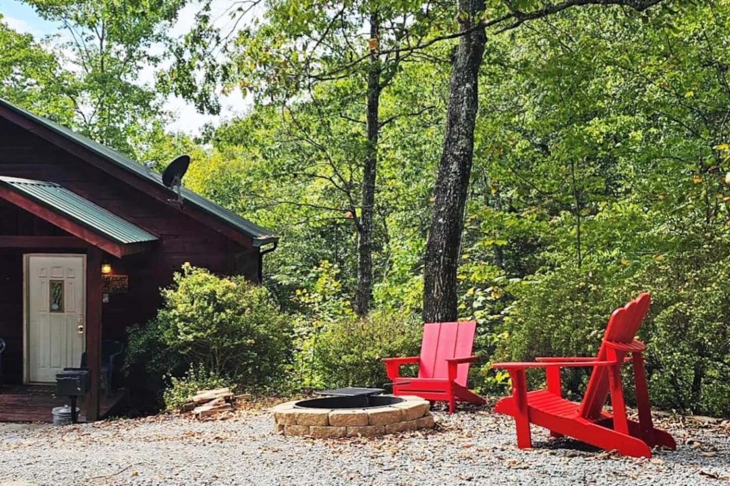 Pet-friendly Smoky Getaway With Hot Tub Hébergement de vacances Sevierville