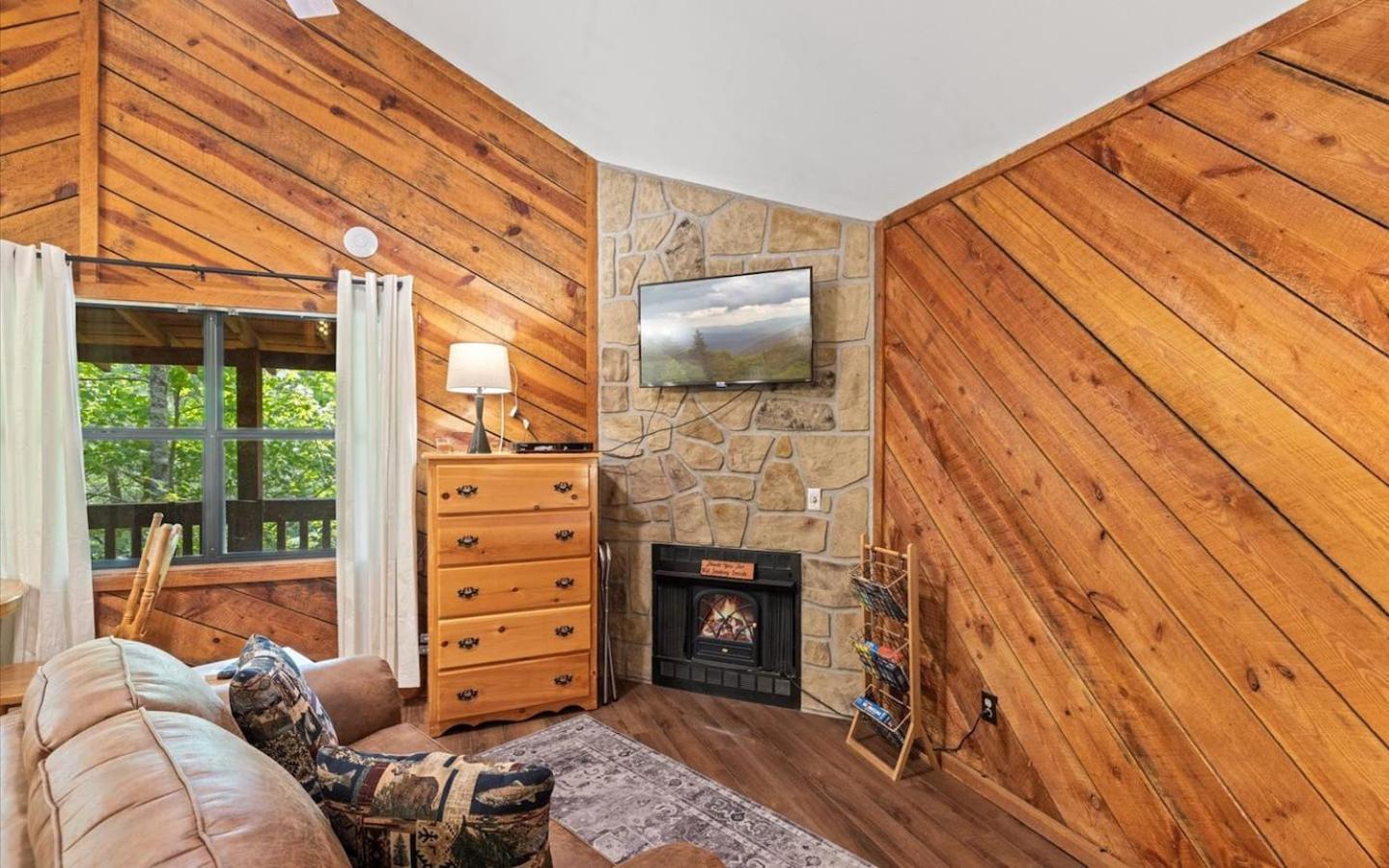 Pet-friendly Smoky Getaway With Hot Tub Hébergement de vacances